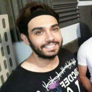 دانلود آهنگ سینا درخشنده کنار تو من عشقو میشناسم